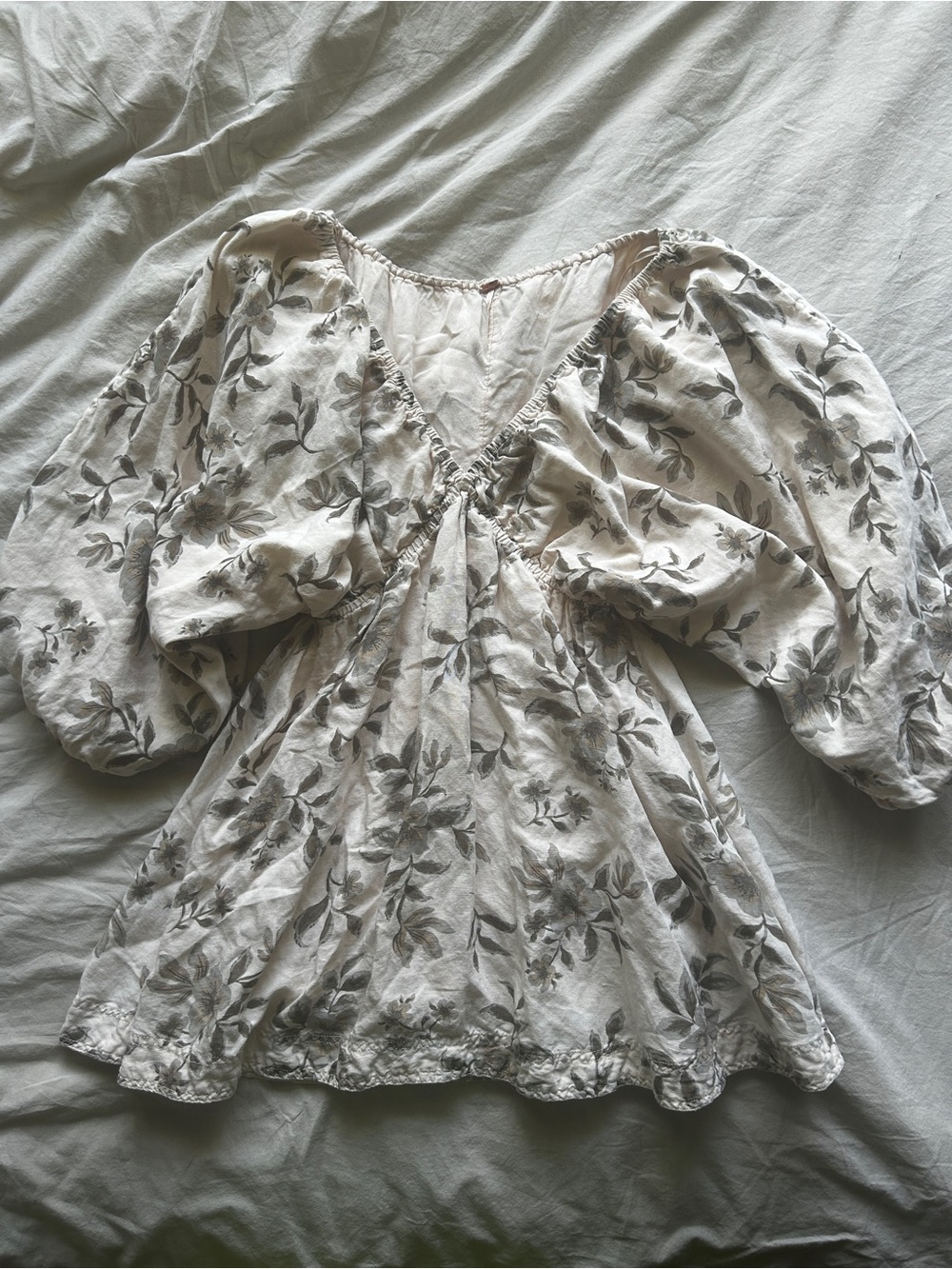 Free People Women’s Floral Puff-Sleeve Peasant Top in Cream and Gray